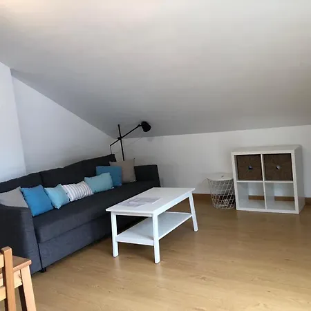 Apt.golondrosu, Coqueto En