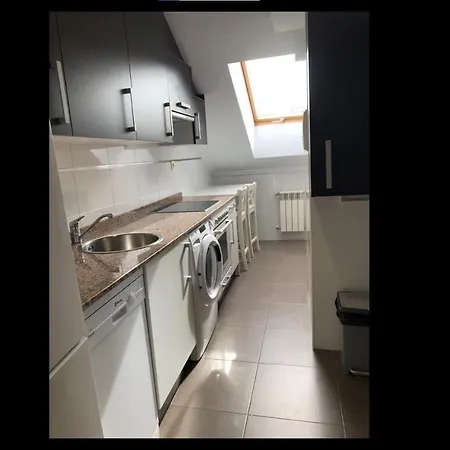 Apt.golondrosu, Coqueto En